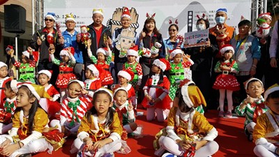 大里送大禮-聖誕市集派對 今日中興商圈歡樂登場